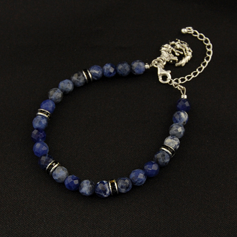 ソーダライトブレスレット／天然石 【ネコポス（￥280）対象商品】