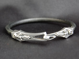 セイクリッドブレードレザーブレス