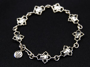 セイントクロスチャームブレス