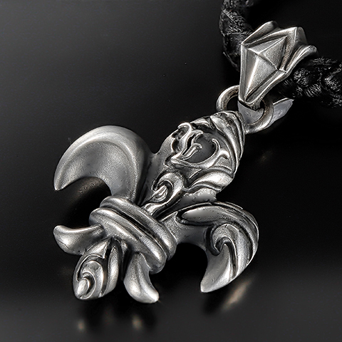 ヴァンアンバーグ ペンダント