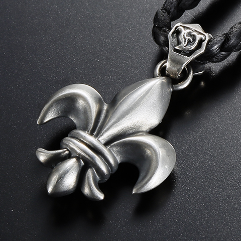 ヴァンアンバーグ ペンダント