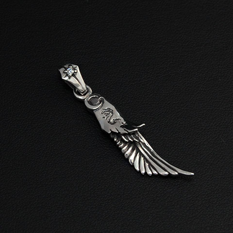 ウルフフェザーペンダント