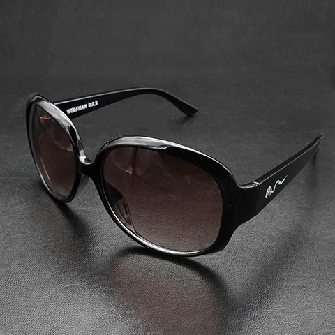 ホワイトファングウルフビッグフレームサングラス