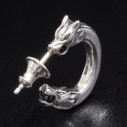 ウルフＷヘッドイヤリング【ネコポス（￥280）対象商品】