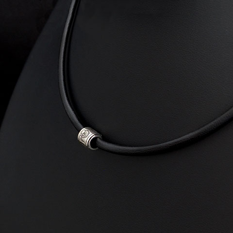 フリーアジャストネックレス／ホワイトファングウルフ