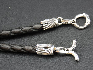 四つ編みレザーチョーカーＮ１７