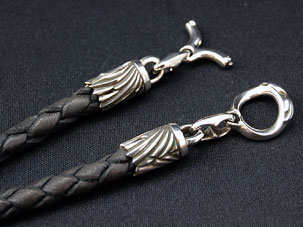 四つ編みレザーチョーカーＮ１９