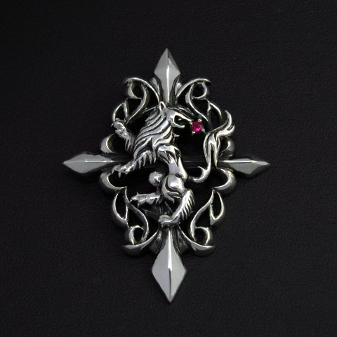 セイントウルフペンダント／レッド