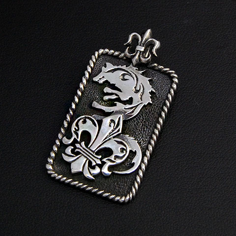 ホワイトファングウルフ／フレアペンダント