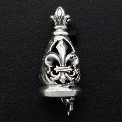 セイントリリーベルチャーム