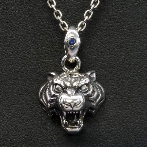 タイガーマンチャームペンダント