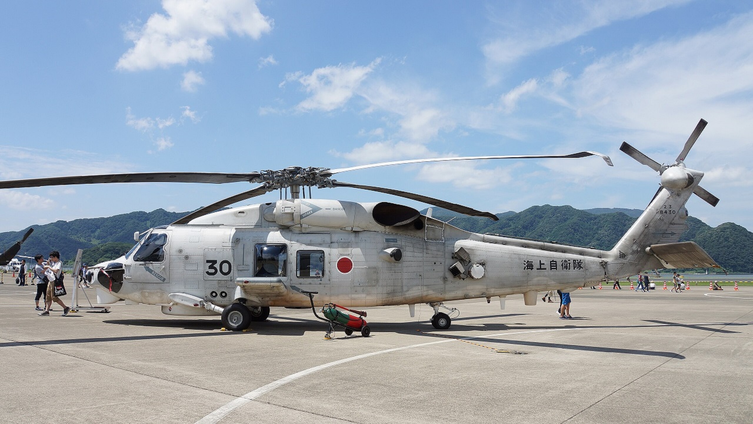 1/50 SH-60K ヘリコプター(窓クリアー+内部製作付)