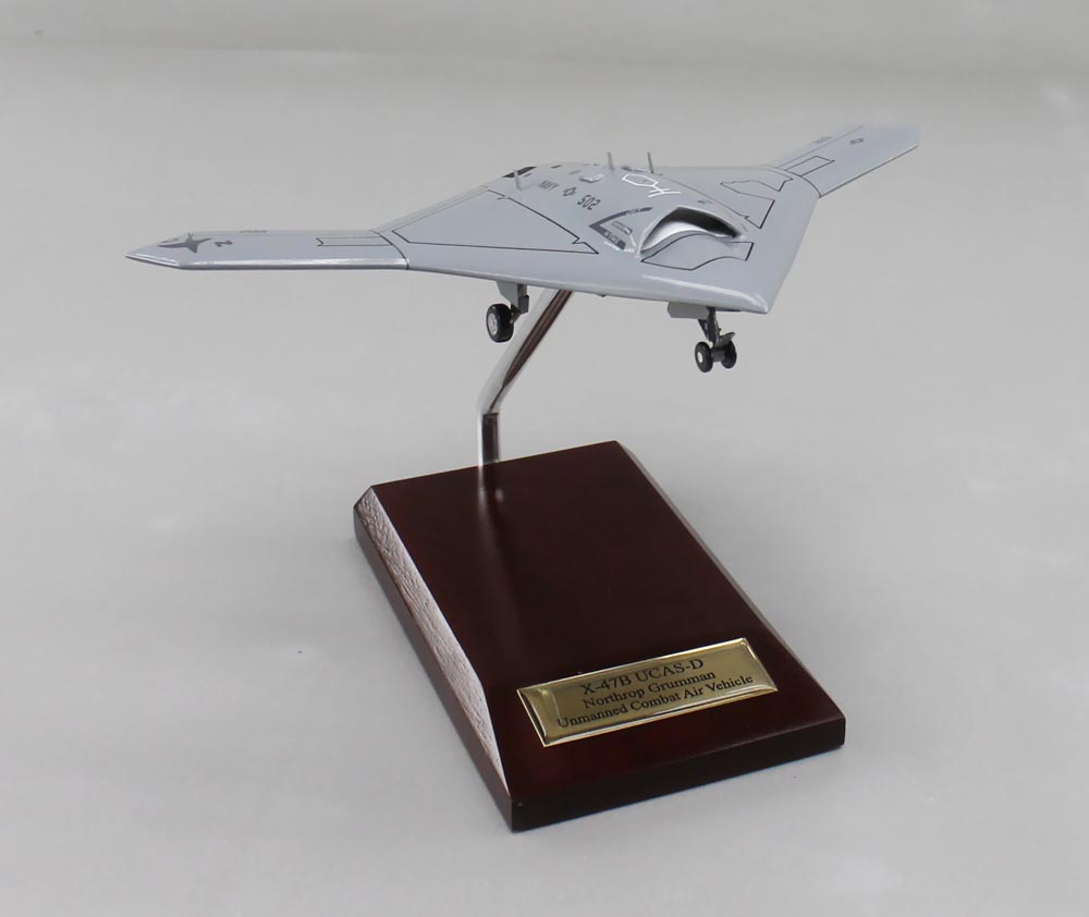X-47B 無人戦闘攻撃機　木製精密模型完成品