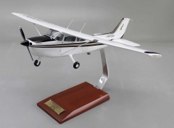 P172セスナ,木製精密航空機模型,コクピットウィンド,ウッドマンクラブ