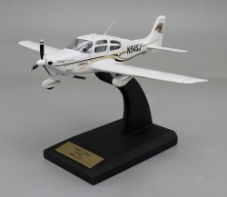 シリウスSR20 CIRRUS-SR プロペラ単発機 精密模型 ｳｯﾄﾞﾏﾝｸﾗﾌﾞ