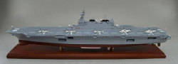 1/100海上自衛隊いずも型護衛艦 DDH-183 いずも精密模型完成品
