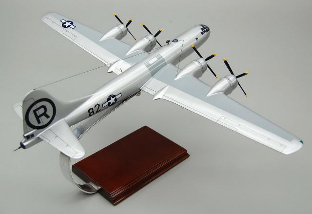 1/100 B-29E スーパーフォートレス 木製精密軍用機模型完成品