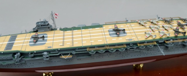 航空母艦瑞鶴　CARD MODEL ペーパークラフト　1/200 完成品 Amazon.co.jp: GPM 1/200 空母翔鶴 ペーパークラフト 金属砲身