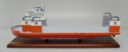 ドッグワイズ(DOCKWISE)木製精密模型完成品。ウッドマンクラブ