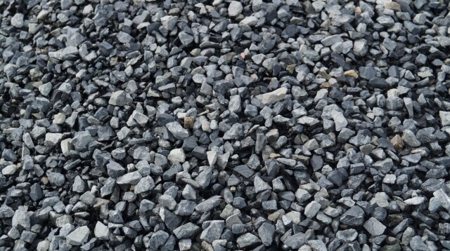 砕石(黒)【20kg/袋入り】