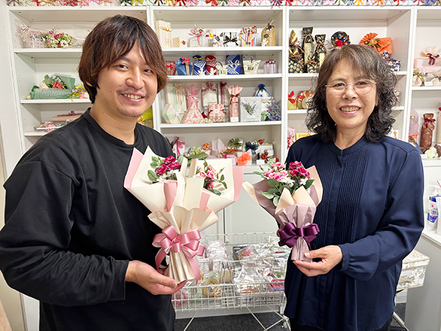 フラワーラッピング応用クラスを受講された皆さん