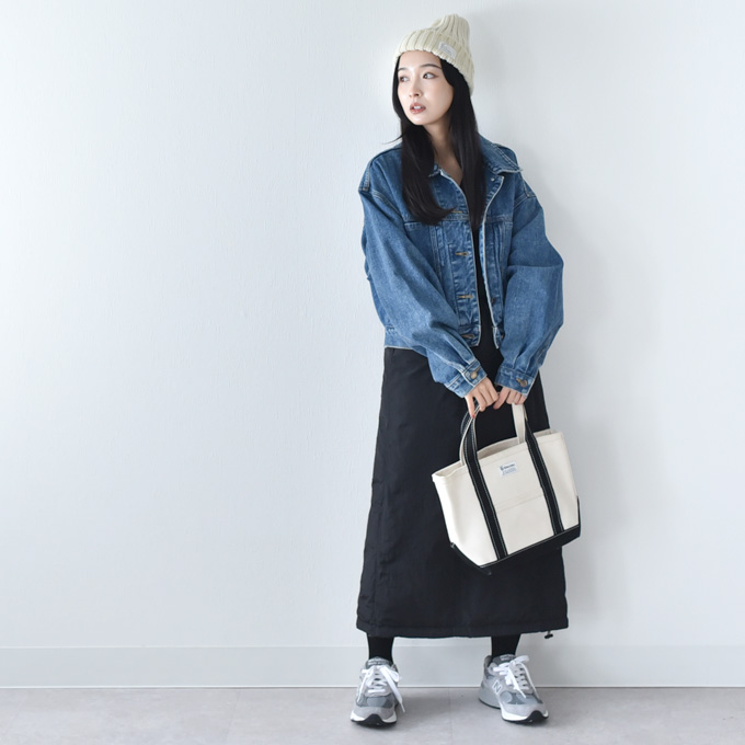 マタニティ マタニティウェア スカート 暖か あったか 防寒 ジャケット ダウン 中綿 ボトム ボトムス アジャスター 秋冬 冬 おしゃれ かわいい 可愛い スリット ボックスシルエット 妊婦 妊婦服 低身長 産前 産後 臨月 黒 ブラック 白 アイボリー Pearls パールズ