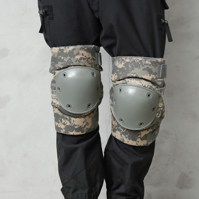 実物 新品 デッドストック 米軍 ニーパッド ACU（UCP）