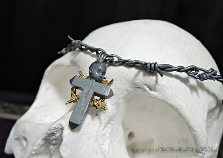 有刺鉄線クロスネックレス ILCO