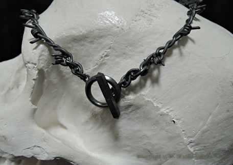 有刺鉄線クロスネックレス ILCO