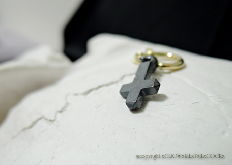 逆十字ピアス rucify