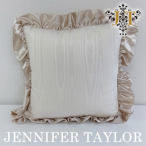 【まとめ買い割引対象品】 ジェニファーテイラー Jennifer Taylor フリルクッション・Chinon(WH)