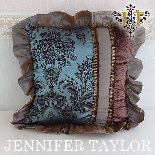 【12月入荷しました！】【まとめ買い割引対象品】 ジェニファーテイラー Jennifer Taylor フリルクッション・Carlisle