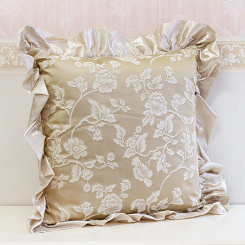 ジェニファーテイラー・フリルクッション Heirloom｜おしゃれ