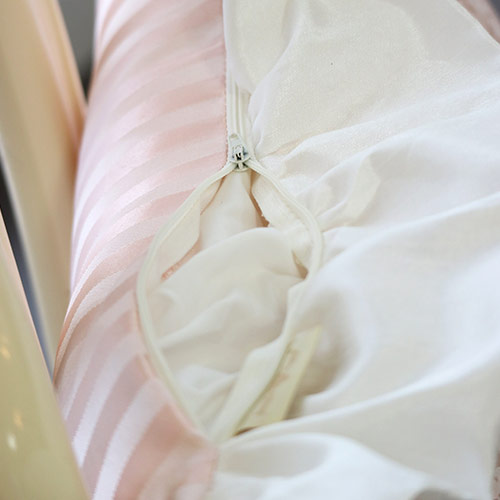 新品ジェニファーテイラー クッション53x53cm フリル Haruno-GR 楽天市場】ジェニファーテイラー フリルクッション 53×53cm