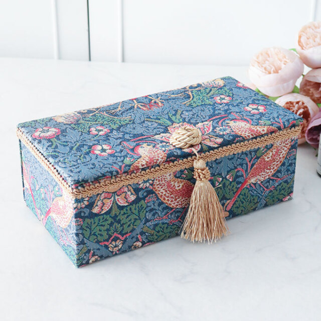 ジェニファーテイラー,ジュエリーボックス,イチゴ泥棒