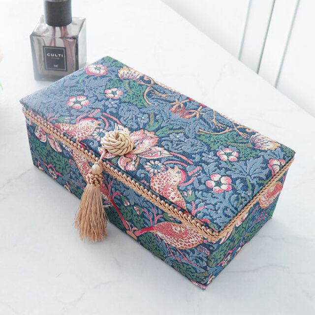 ジェニファーテイラー,ジュエリーボックス,イチゴ泥棒