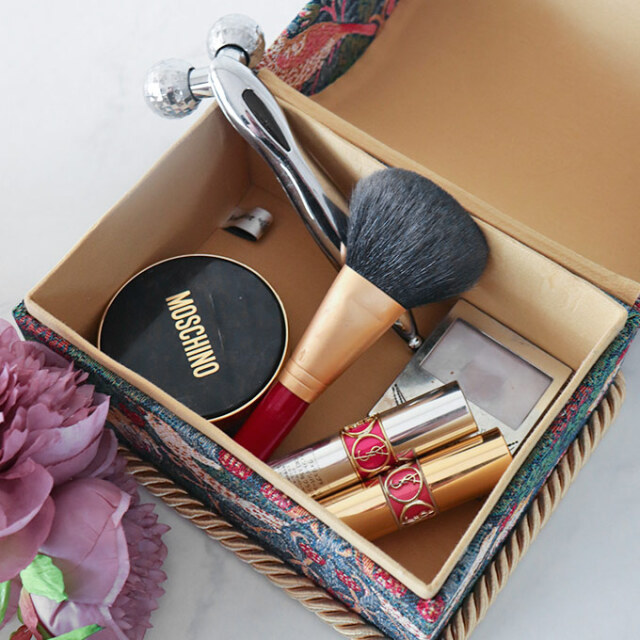 ジェニファーテイラー,トランクボックス,イチゴ泥棒