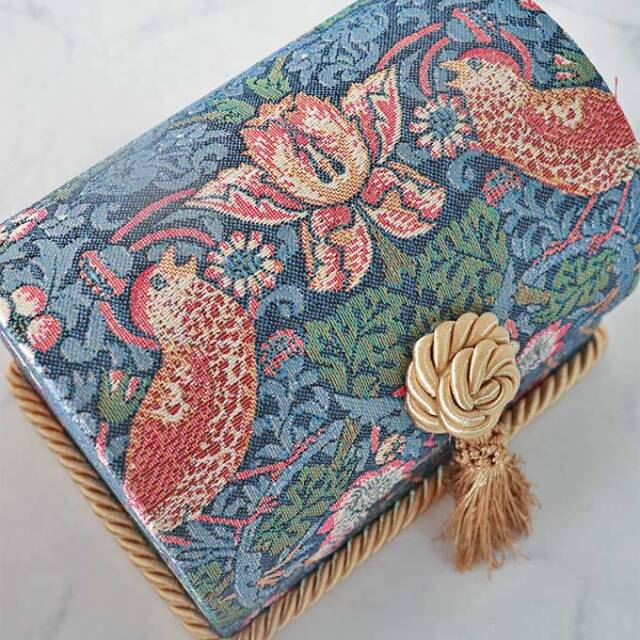 ジェニファーテイラー,トランクボックス,イチゴ泥棒