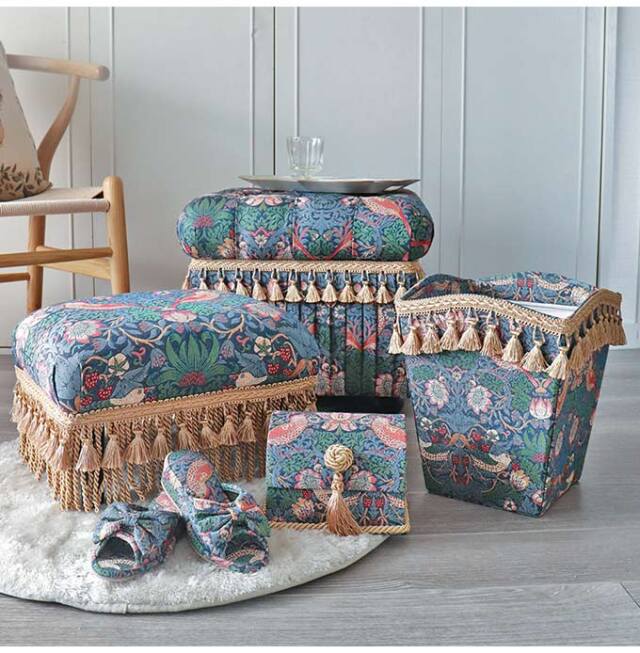 ジェニファーテイラー,収納付スツール,イチゴ泥棒