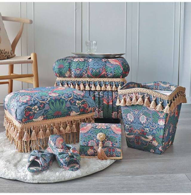 ジェニファーテイラー,スツール,オットマン,イチゴ泥棒