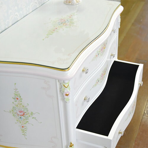 ロココミューズ,チェスト