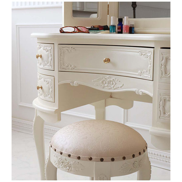 おしゃれな輸入家具専門店 人気の三面鏡ドレッサー