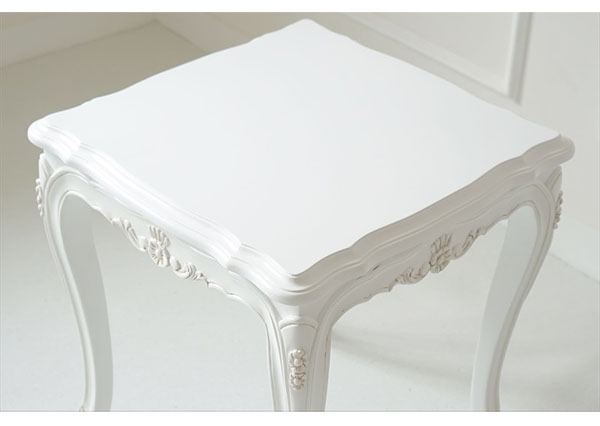 輸入家具の2人掛けのテーブル3点セット。アンティークな塗装を施したアイボリーホワイトの姫系インテリア-15