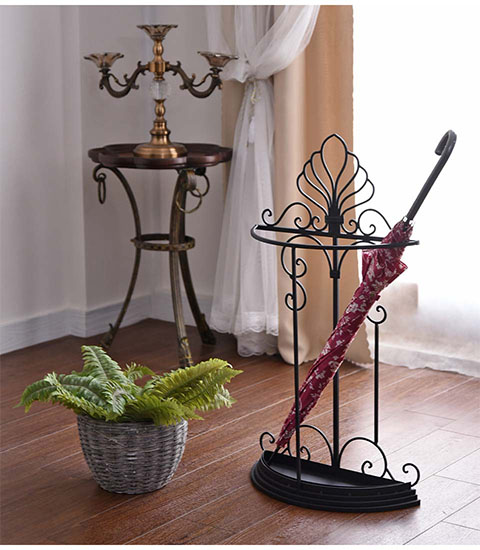 クラシックで優雅な傘立て。壁に添うデザインでスッキリと華やかな玄関を演出。-1