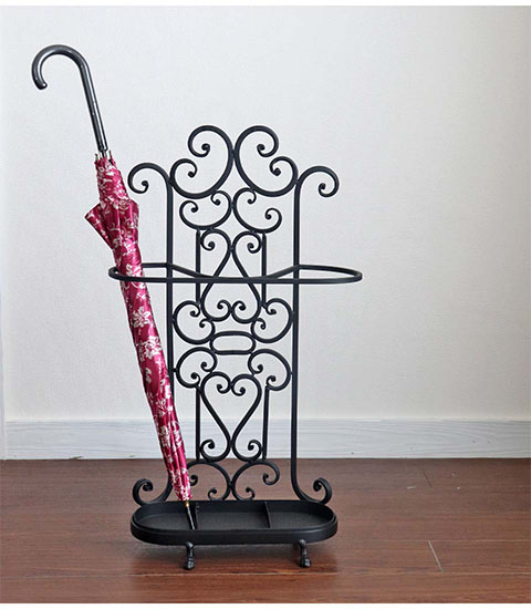 アンティーク調のクラシックなアイアン傘立て。スリム＆コンパクトな省スペース設計。-3