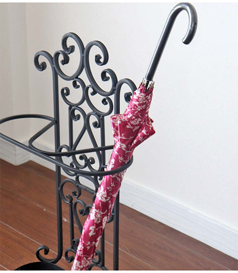 アンティーク調のクラシックなアイアン傘立て。スリム＆コンパクトな省スペース設計。-5