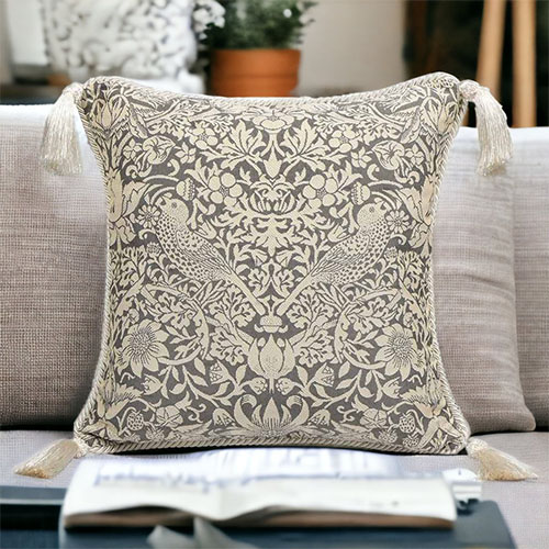 ジェニファーテイラー,Jennifer,Taylor,クッション,いちご泥棒（グレー）,おしゃれ,45×45cm｜Y-KAGU(輸入家具屋さん.com)-1