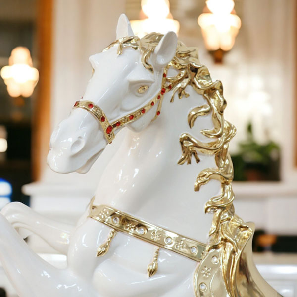 跳ね馬 置物 馬の置物 開運 風水 立ち馬 白馬 オーナメント インテリア 高級 キラキラ うま 玄関 縁起物 ホワイト 陶器-4