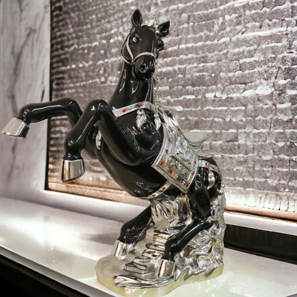 跳ね馬 置物 馬の置物 開運 風水 立ち馬 黒馬 オーナメント インテリア 高級 キラキラ うま 玄関 縁起物 ブラック 陶器-1