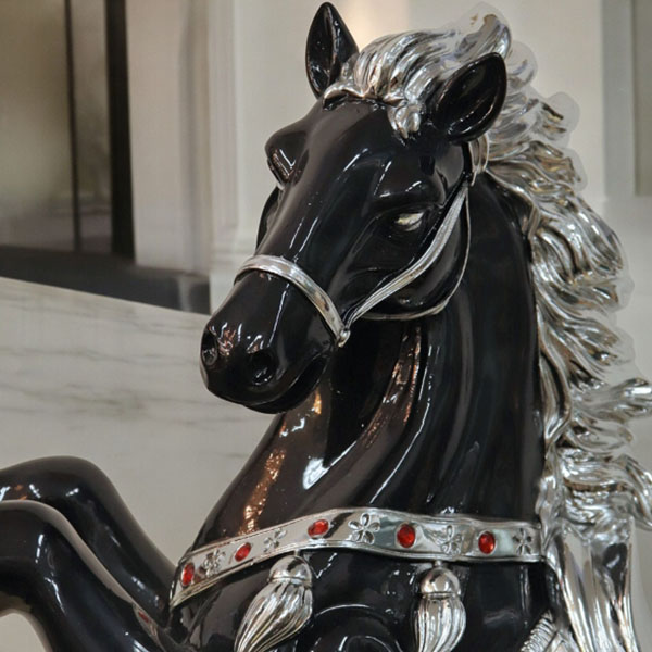 跳ね馬 置物 馬の置物 開運 風水 立ち馬 黒馬 オーナメント インテリア 高級 キラキラ うま 玄関 縁起物 ブラック 陶器-4